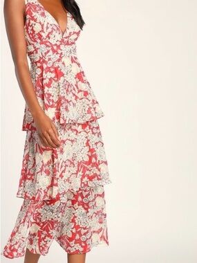 Lulu’s Floral Tiered Dress